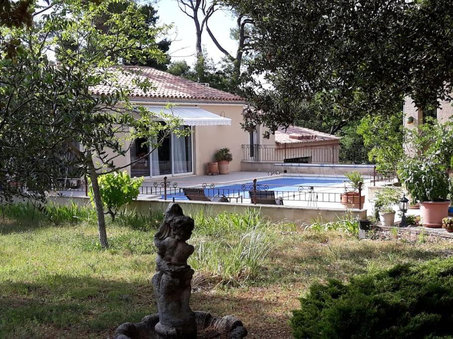 Villa Le Bosquet En Luberon. Menerbes Bagian luar foto