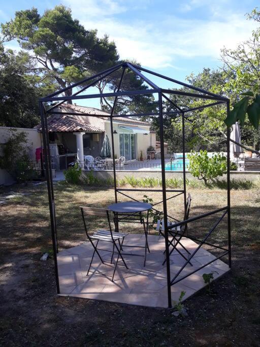 Villa Le Bosquet En Luberon. Menerbes Bagian luar foto